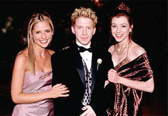 Buffy, Oz and Willow. Is this a Prom or the Emmys?