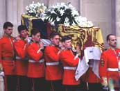 Welsh Guards carry Diana's coffin